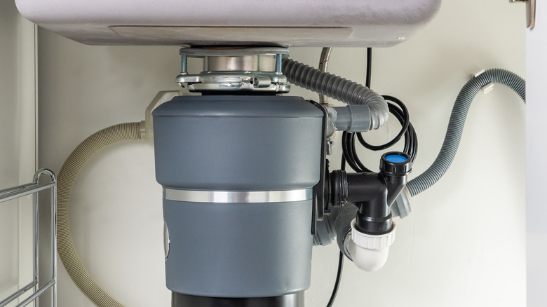 Garbage disposal unit