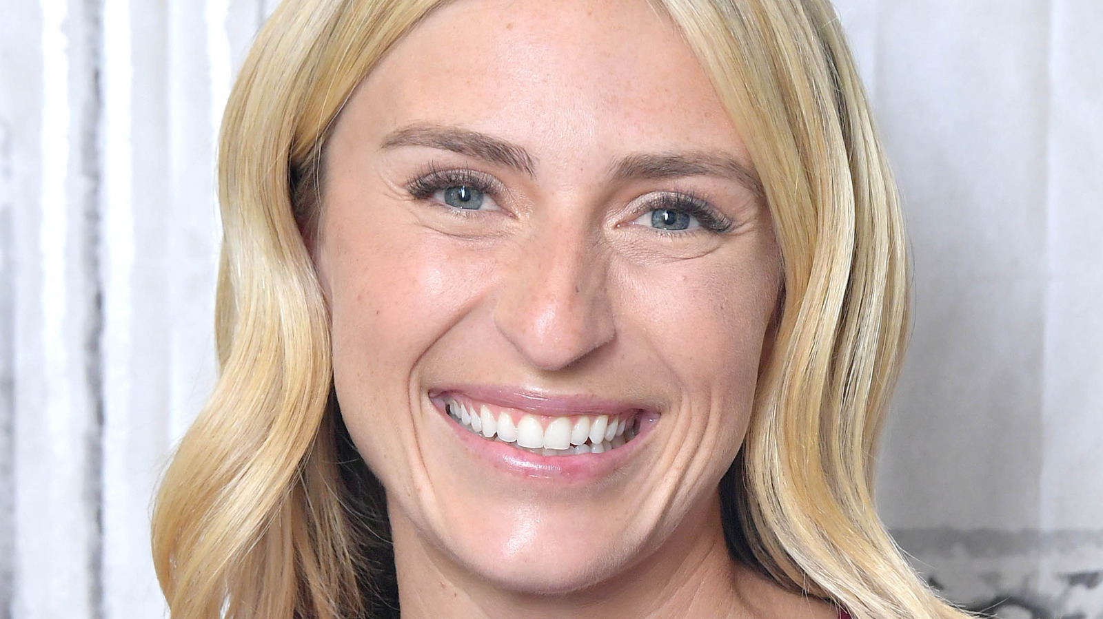 HGTV Star Jasmine Roth's Smart Advice For Finding The Best Rug For Your