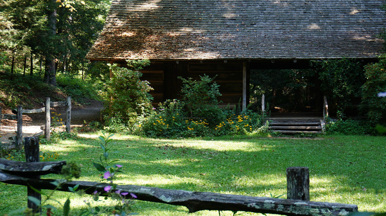 dogtrot style log cabin