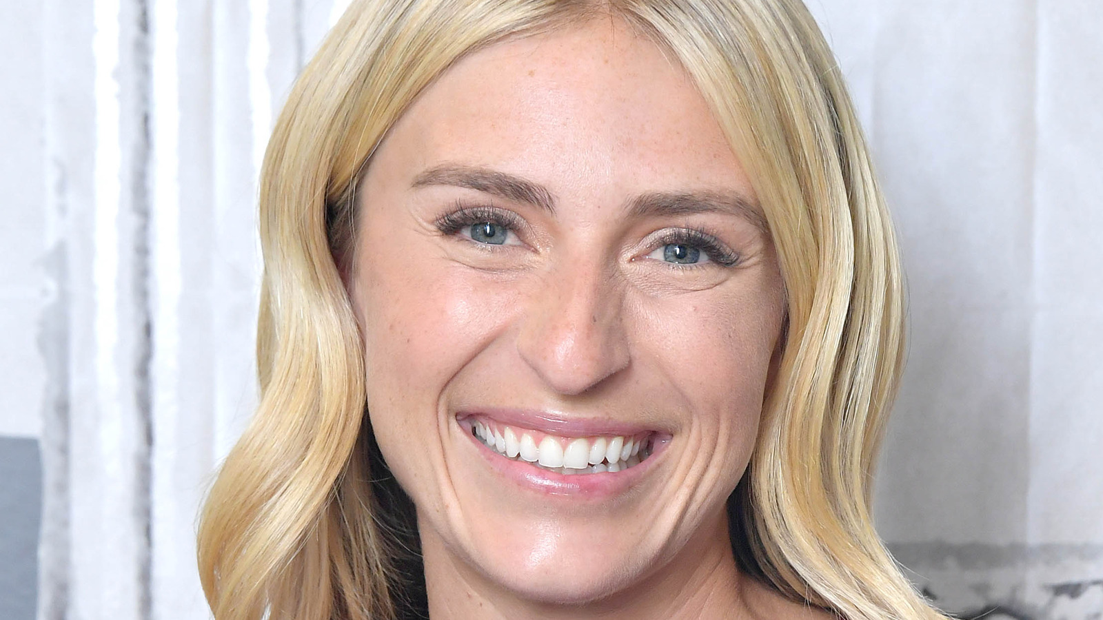 HGTV's Jasmine Roth Shares How To Nail The Modern Look When Renovating