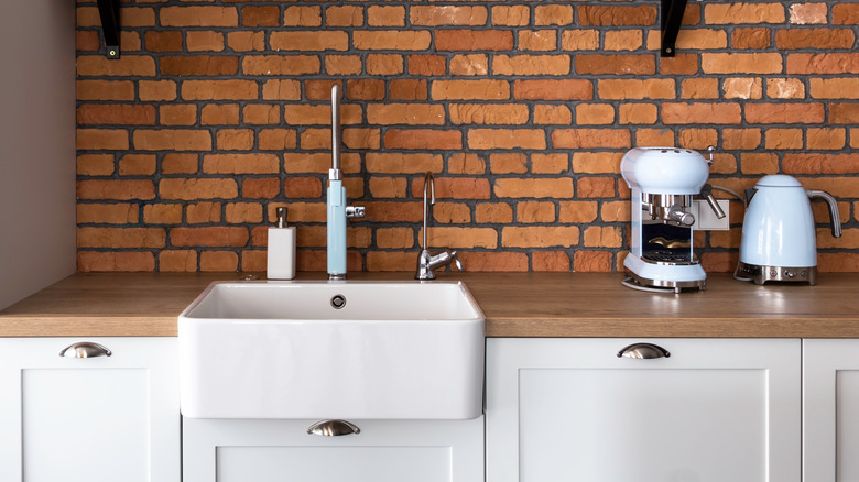 brick kitchen backsplash