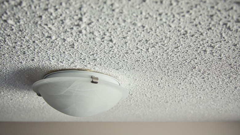 popcorn ceiling with light fixture