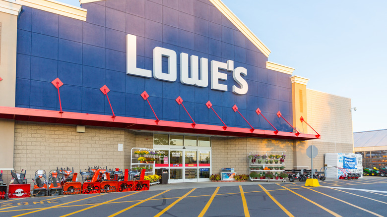 Lowe's store