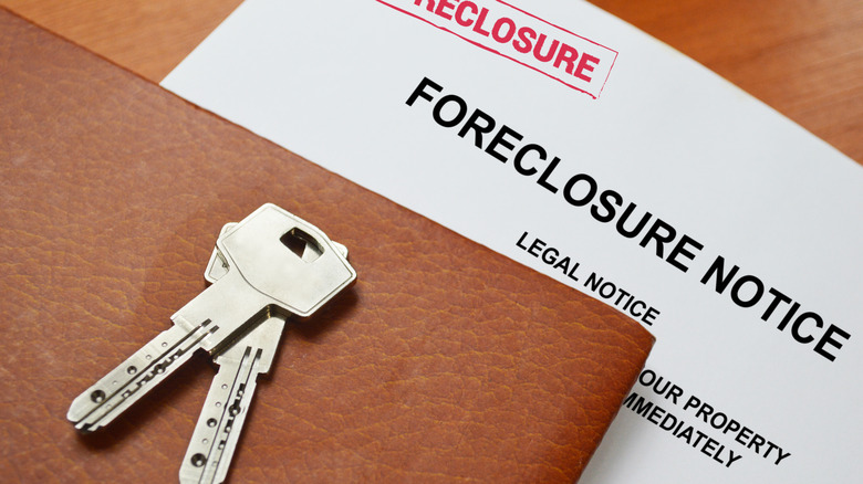 Foreclosure notice paperwork