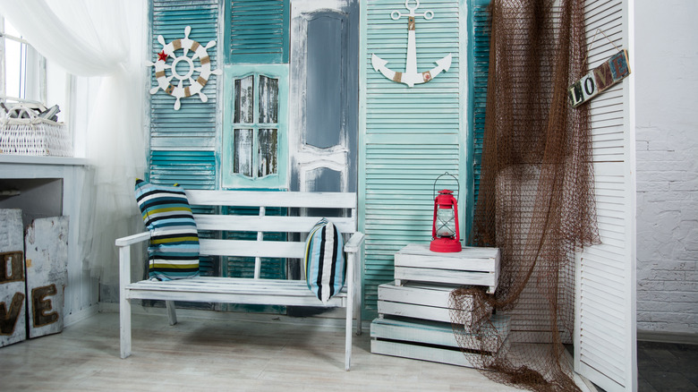 Nautical-themed room