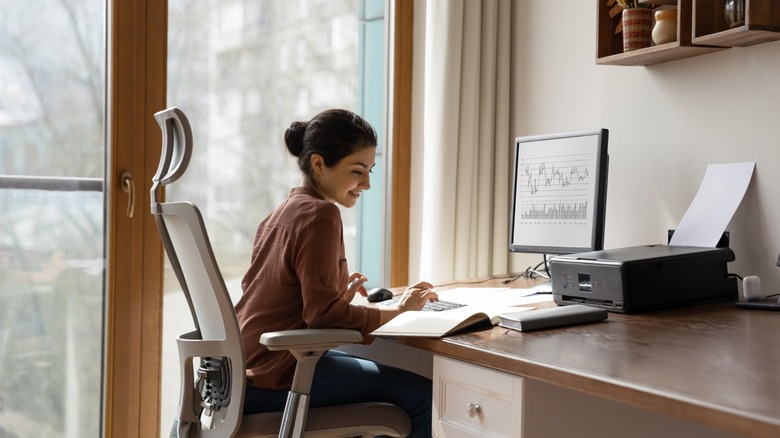 Woman working in home office 