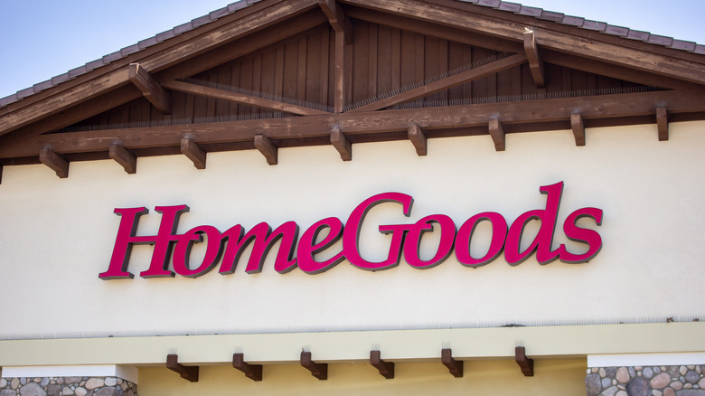 A HomeGoods storefront