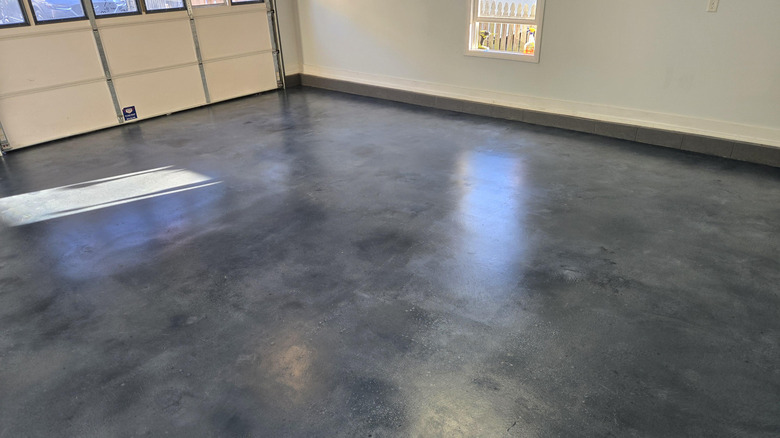 Redditor mewisme700's painted garage floor