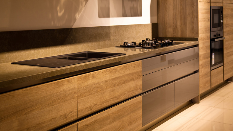 Oak kitchen cabinets