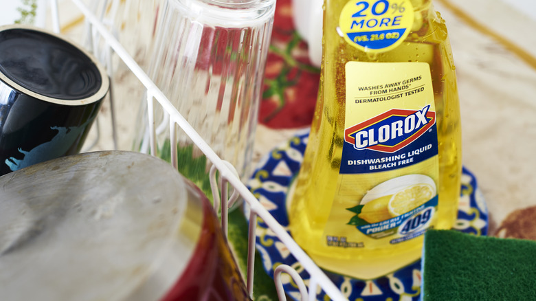 dishwashing liquid on rack