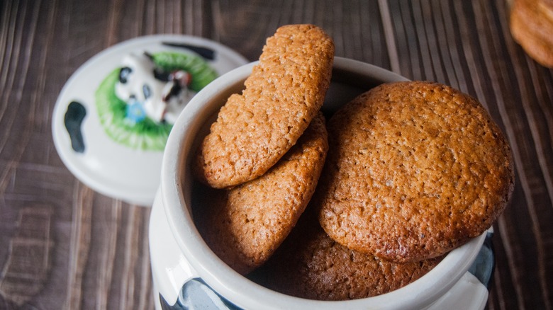 cookie jar filled with cookies