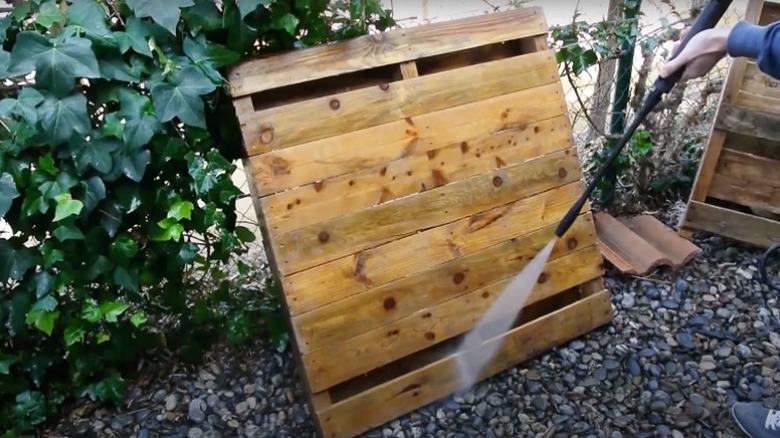 pressure washing wood pallet