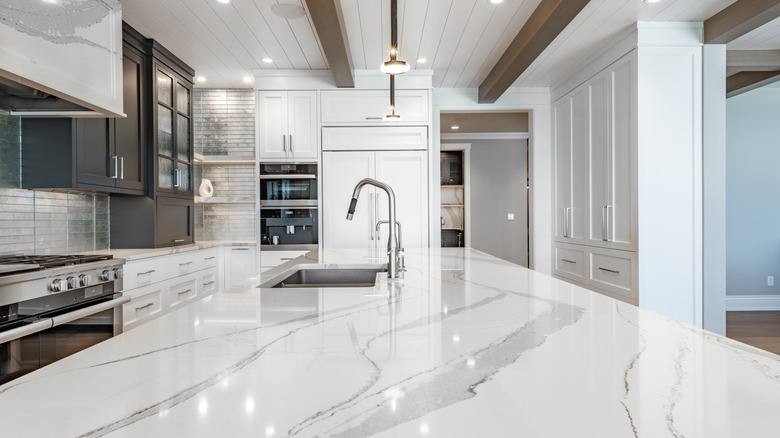 Granite countertops with veining