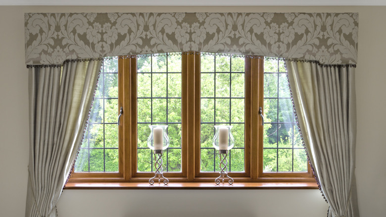 Window valance 