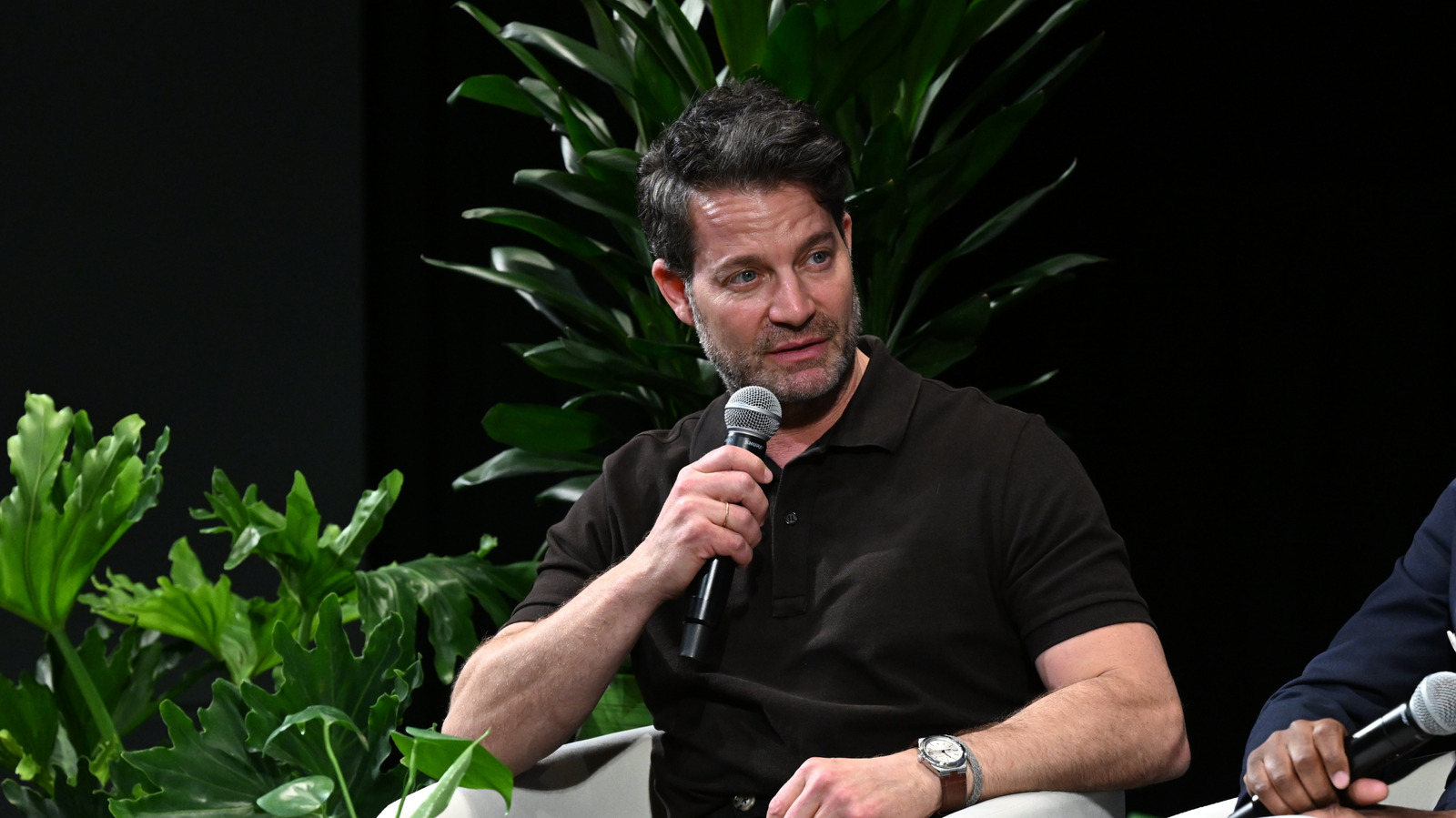 How HGTV's Nate Berkus Adds Color To A Space Without Being Overwhelming