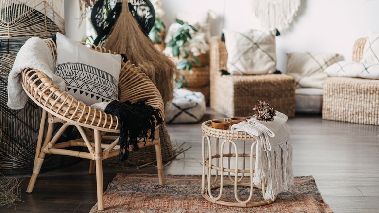 Assorted furniture