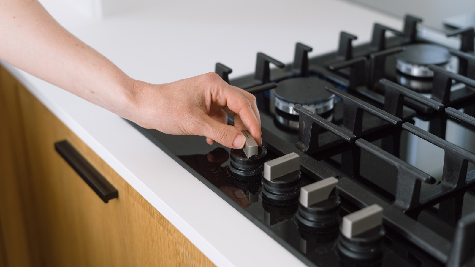 How Long Should You Air Out A House After A Gas Stove Is Left On?