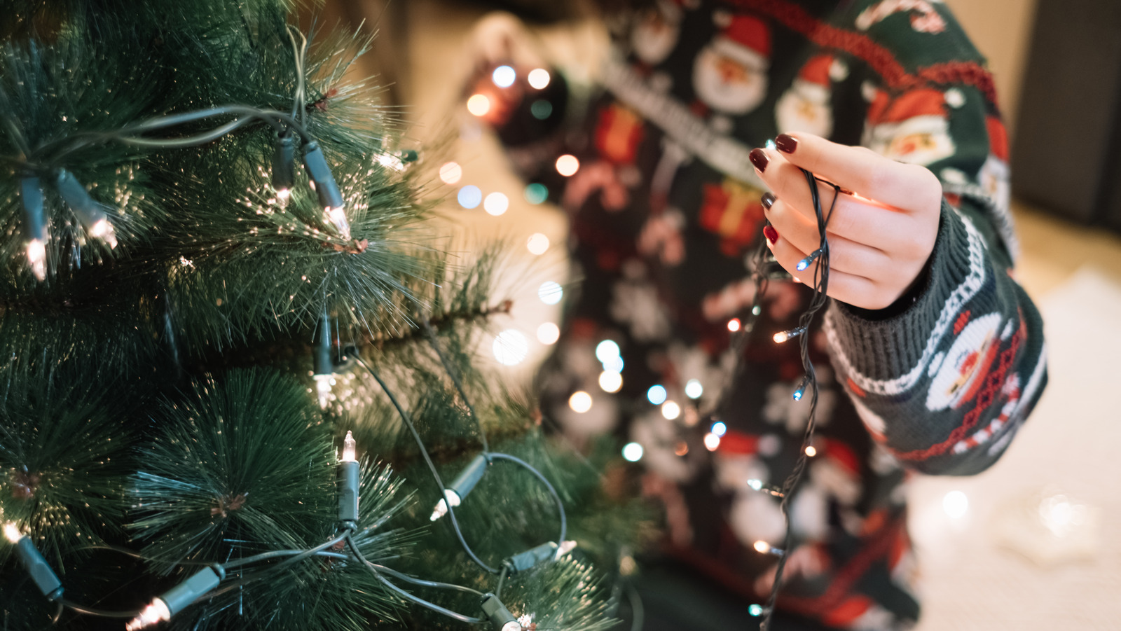 How Many Lights Do You Need On Your Christmas Tree? House Digest