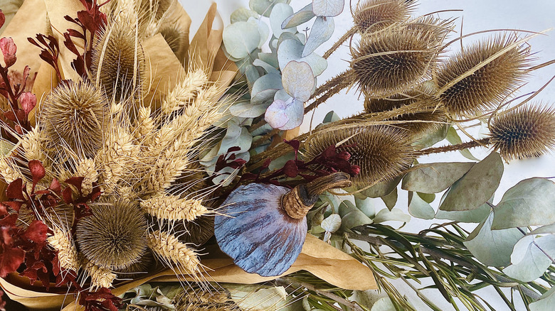 fall dried flowers