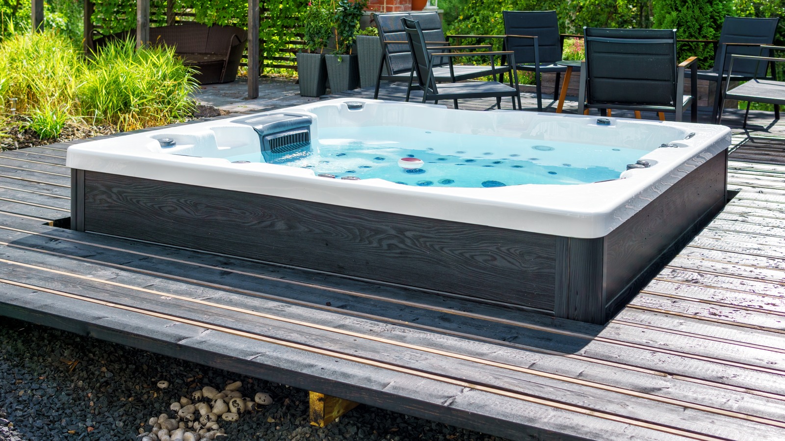 How Much Chlorine Do You Need For A Hot Tub?