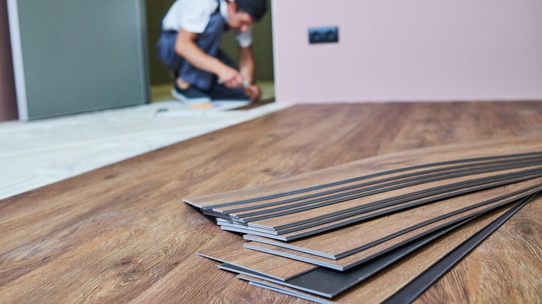 Cost To Install Vinyl Plank Flooring, How Much Does It Cost To Replace Carpet With Luxury Vinyl Flooring