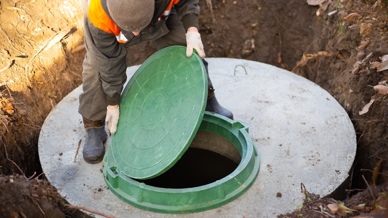 installing septic tank lid