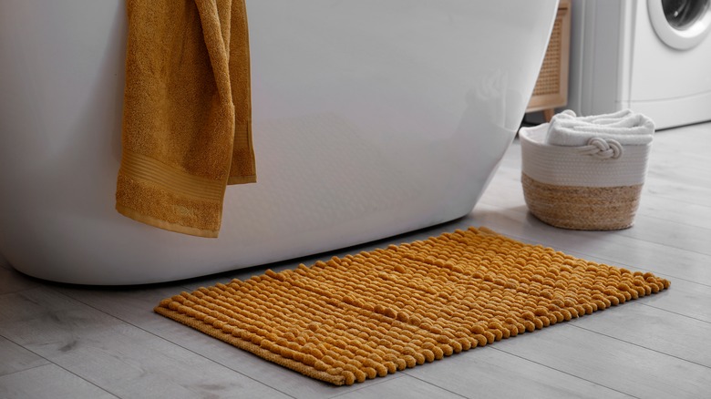 orange bath mat