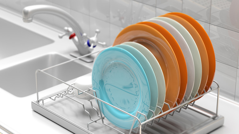 dish drying rack with plates