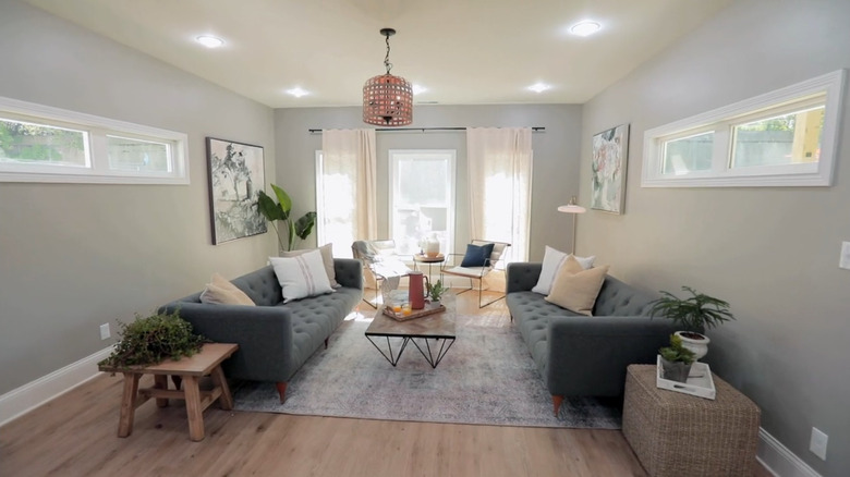 Living room with transom-style windows