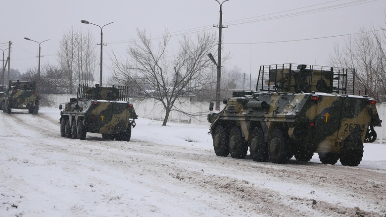 Russian tanks moving toward Ukraine 