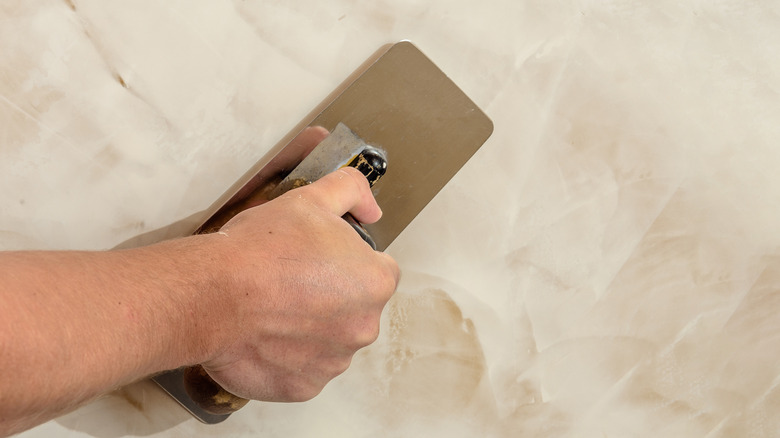 Polishing Venetian plaster