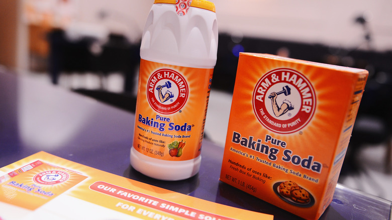 packages of baking soda