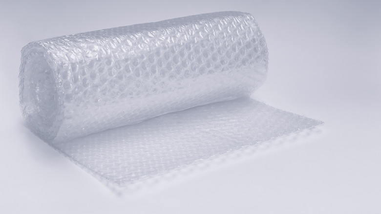 roll of bubble wrap