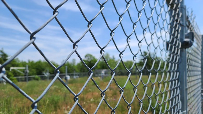 chain link fence