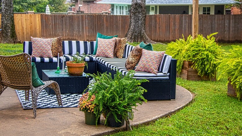 rounded patio platform
