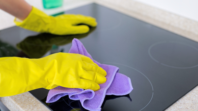 cleaning induction cooktop