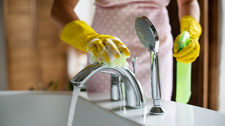cleaning chrome tap and showerhead