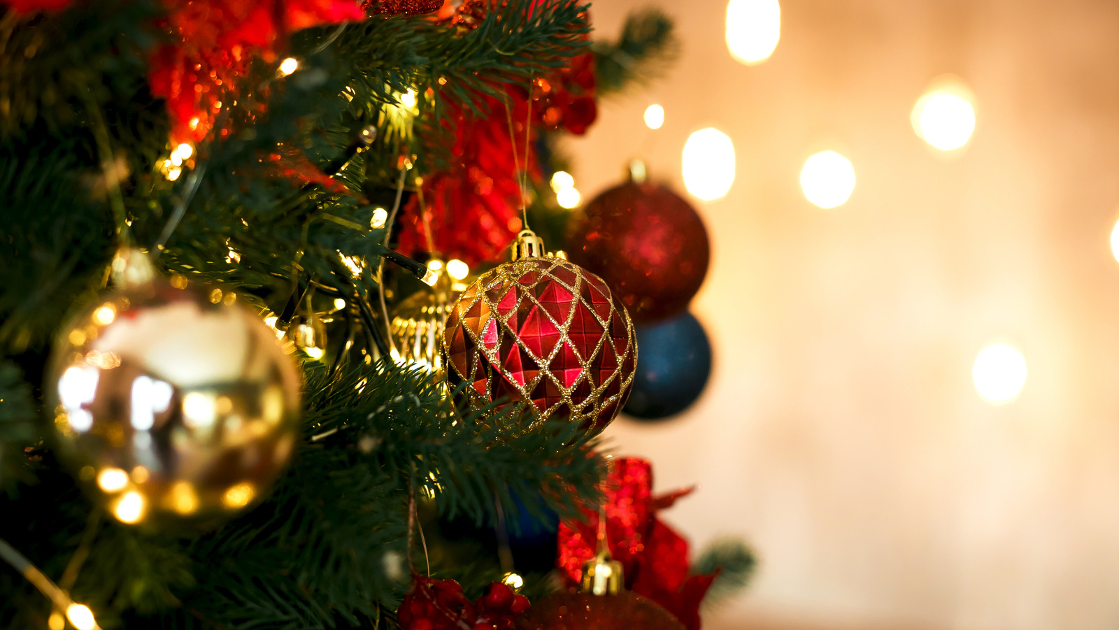 How To Clean Your Favorite Glass Christmas Ornaments