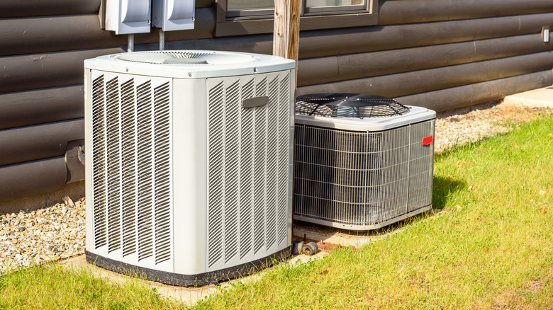 An outdoor air conditioning system at the back of a home