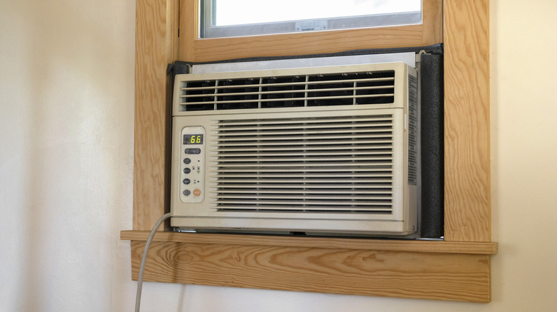 An AC window unit