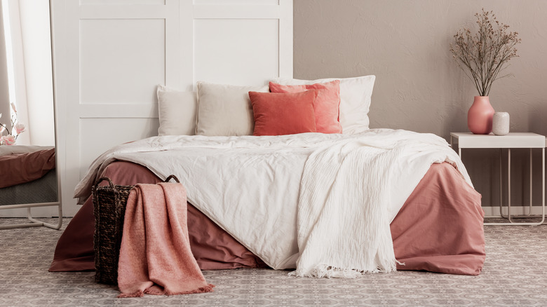 pink and white bedding