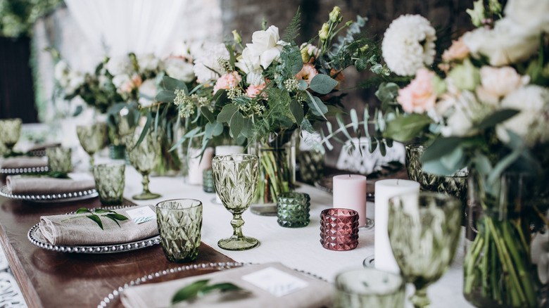 white flowers for table centerpiece