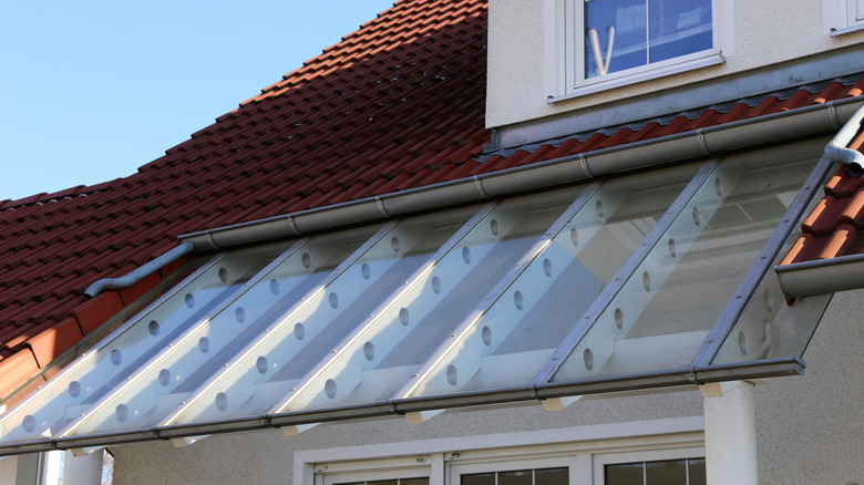 retractable awning cover on roof
