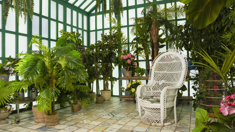 How To Decorate A Sunroom