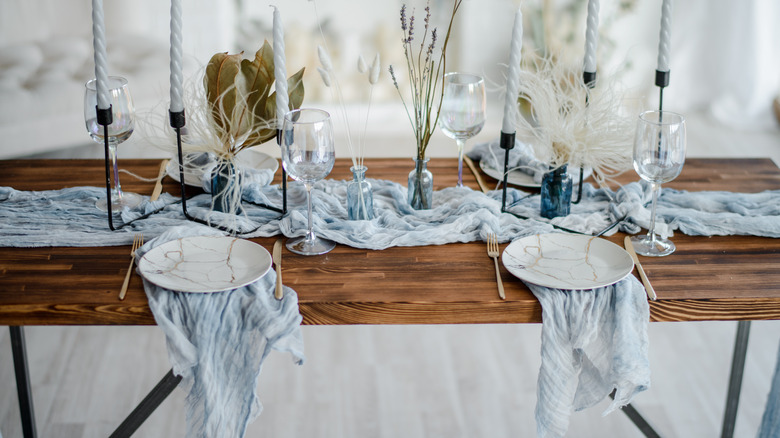 How To Decorate With Table Runners