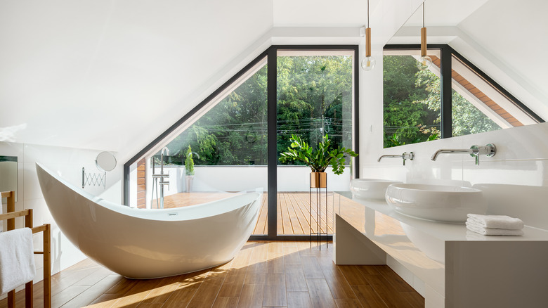 spa bathroom with tub