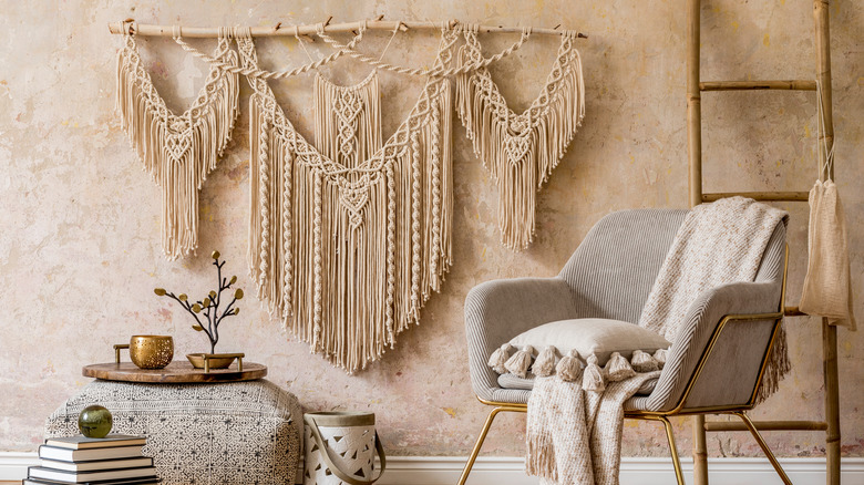 Large hanging macrame