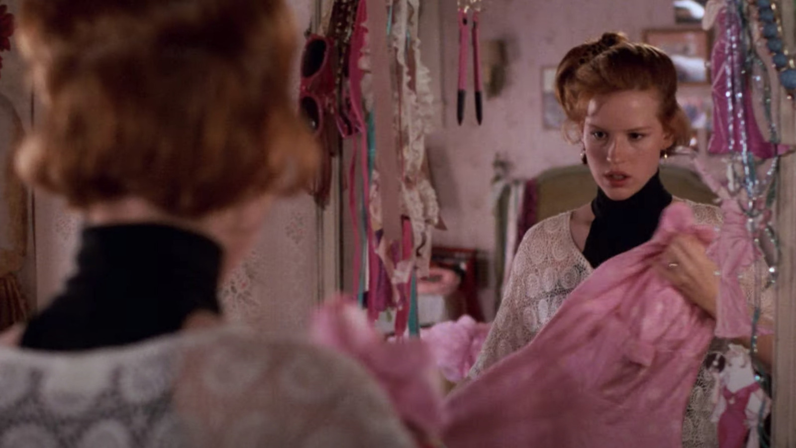 How To Decorate Your Home Like Andie's Bedroom In Pretty In Pink
