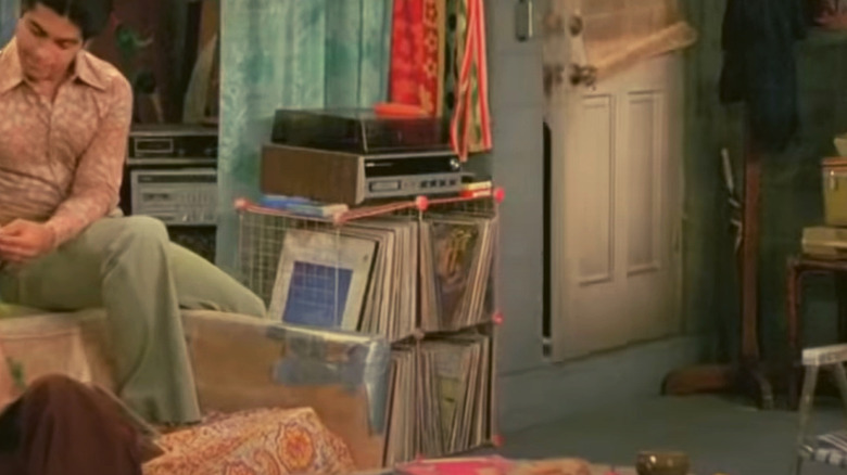 record player on wire table