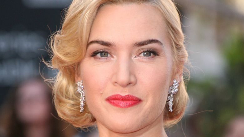 kate winslet on red carpet